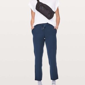 NWT Lululemon On The Fly 7/8 Pant Woven True Navy